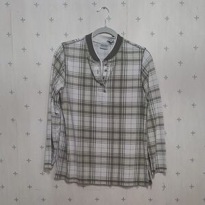 Green and White Long Sleeve Tee